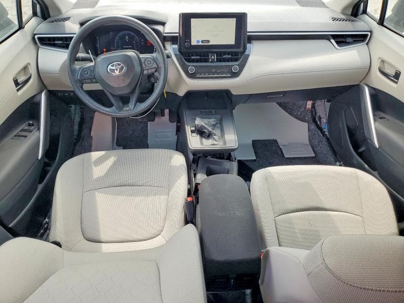 2026 TOYOTA COROLLA CROSS L 8