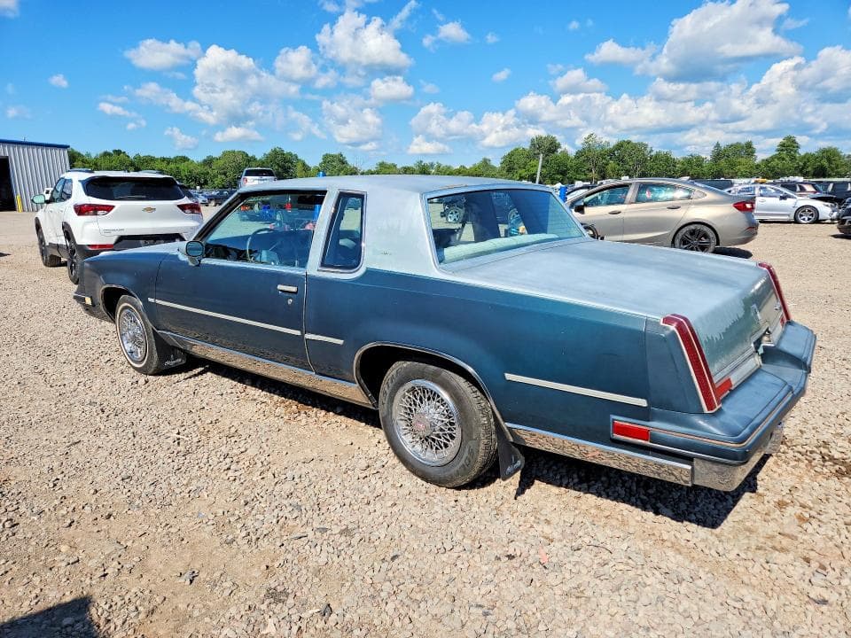1982 OLDSMOBILE CUTLASS SUPREME 2