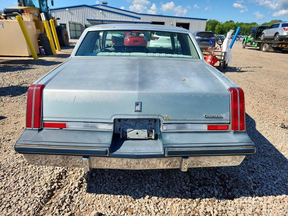 1982 OLDSMOBILE CUTLASS SUPREME 6