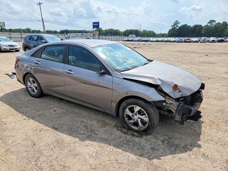 2021 HYUNDAI ELANTRA SE 4
