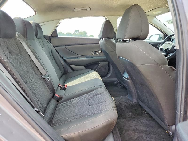 2021 HYUNDAI ELANTRA SE 10