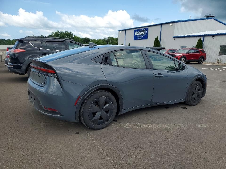 2023 TOYOTA PRIUS LE 3