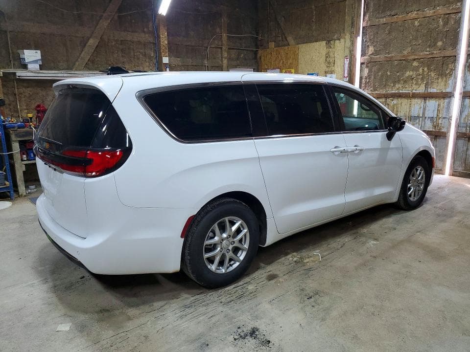 2027 CHRYSLER PACIFICA SELECT 3