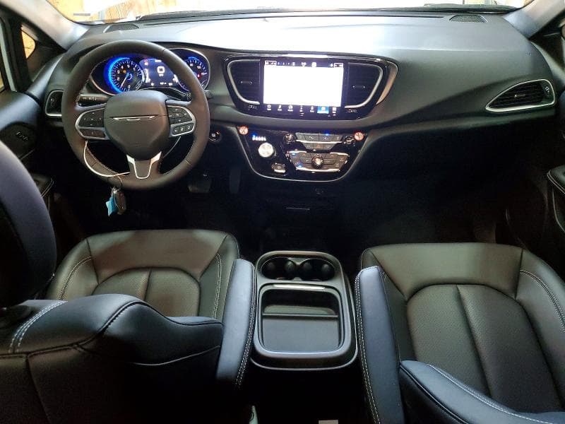 2027 CHRYSLER PACIFICA SELECT 8