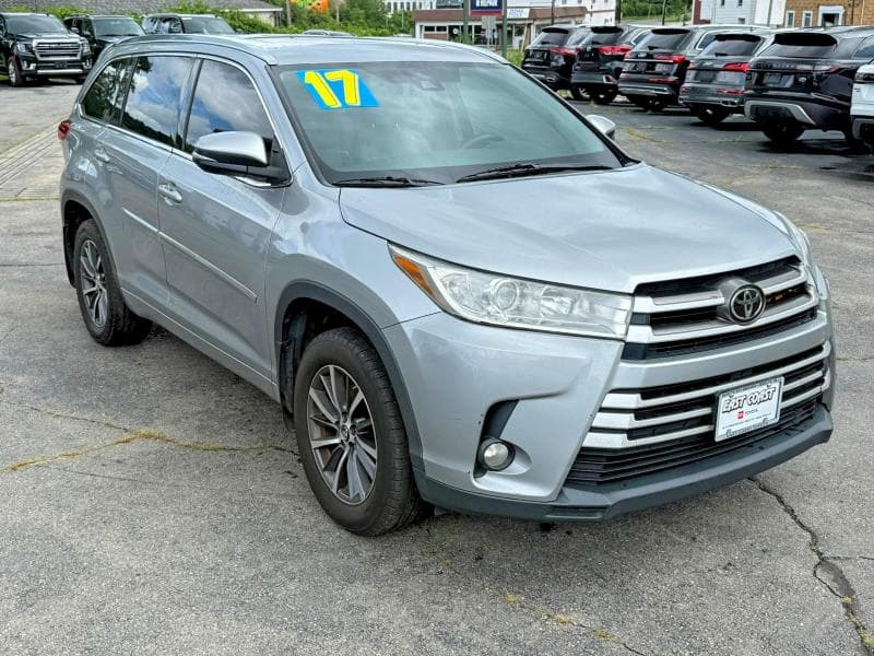 2017 TOYOTA HIGHLANDER XLE 4