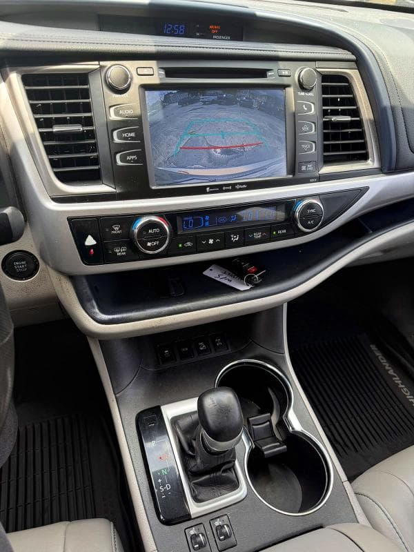 2017 TOYOTA HIGHLANDER XLE 8