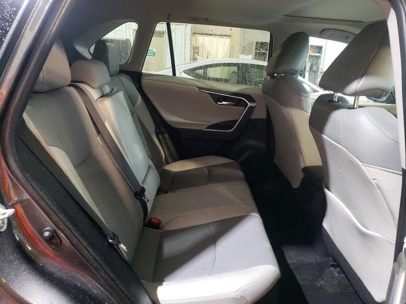 2019 TOYOTA RAV4 LIMITED 11