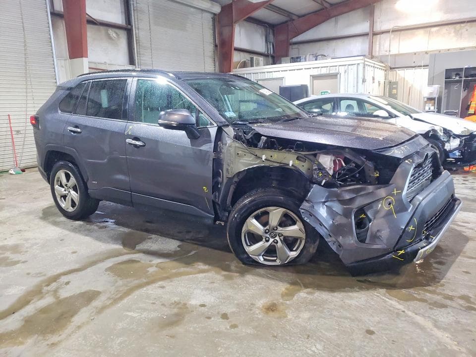 2019 TOYOTA RAV4 LIMITED 4