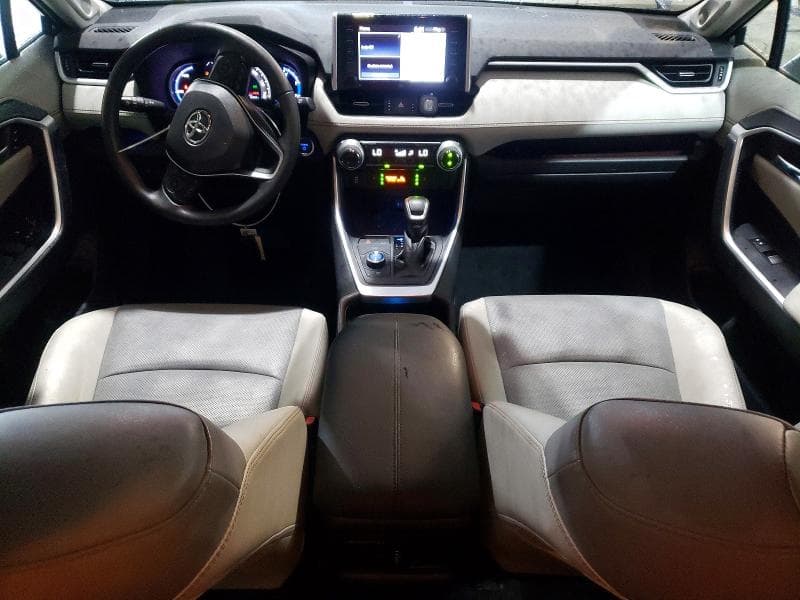 2019 TOYOTA RAV4 LIMITED 8