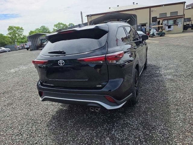 2024 TOYOTA HIGHLANDER XSE 4