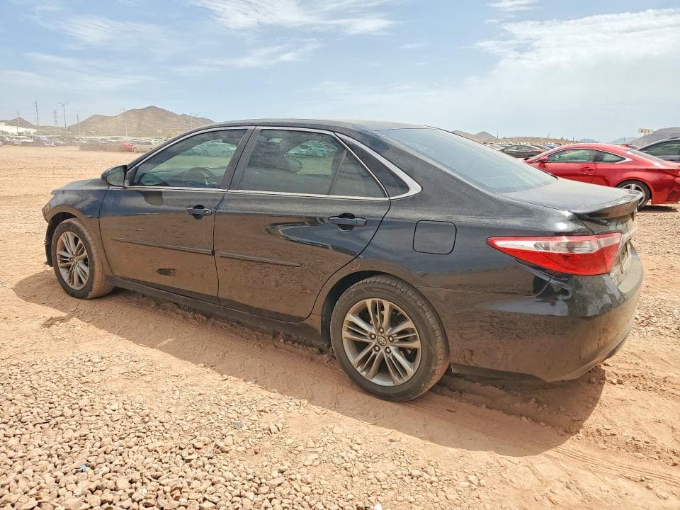 2017 TOYOTA CAMRY SE 2