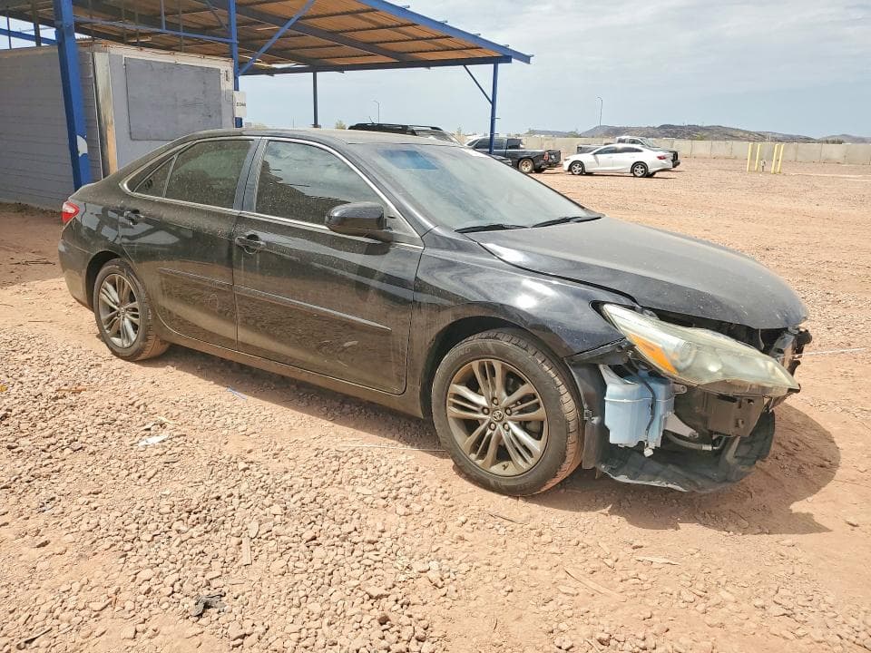 2017 TOYOTA CAMRY SE 4