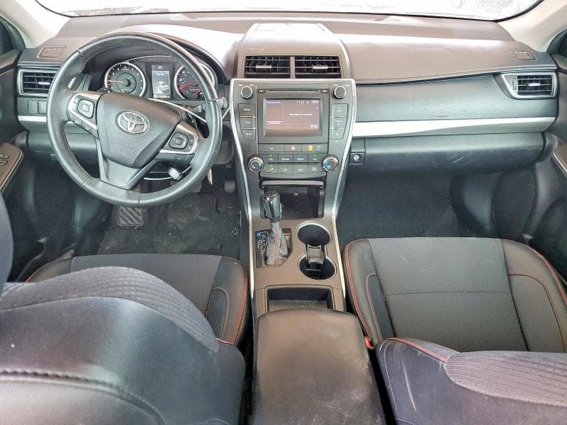 2017 TOYOTA CAMRY SE 8