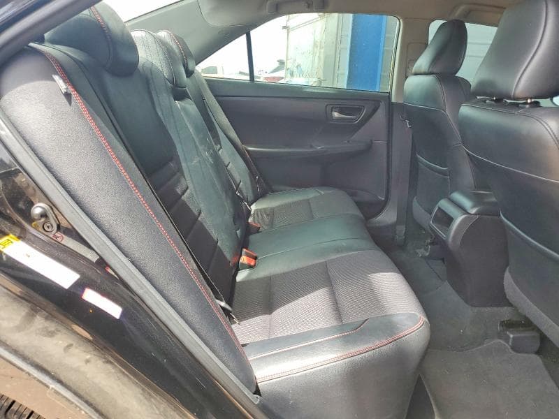 2017 TOYOTA CAMRY SE 10
