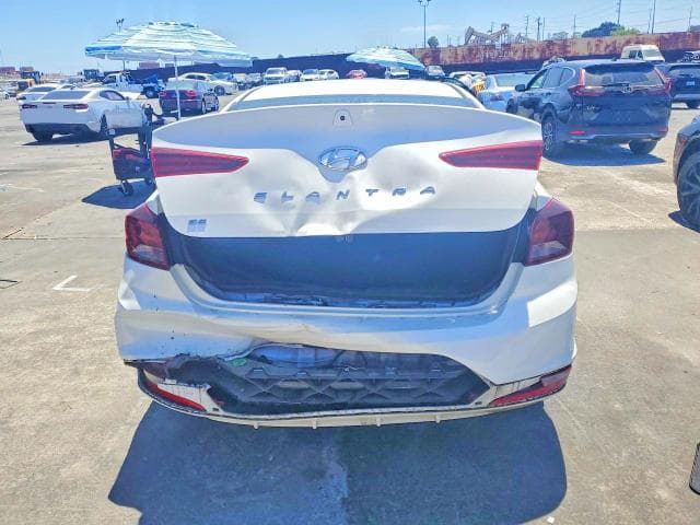 2019 HYUNDAI ELANTRA SE 6