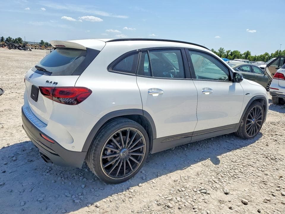 2023 MERCEDES-BENZ GLA 35 AMG 3