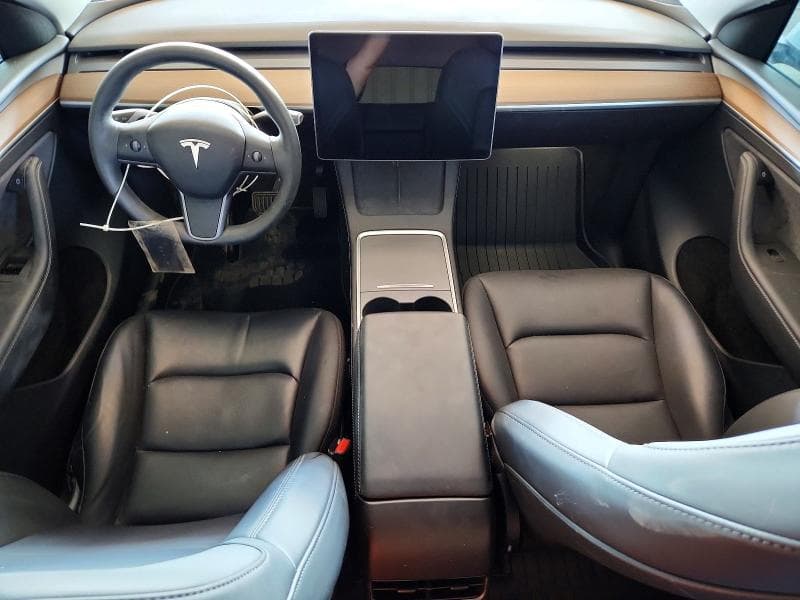 2024 TESLA MODEL Y 8