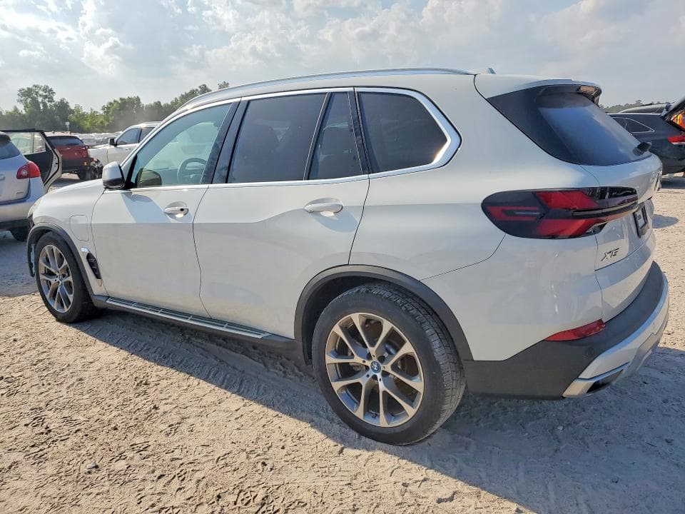 2024 BMW X5 XDRIVE50E 2