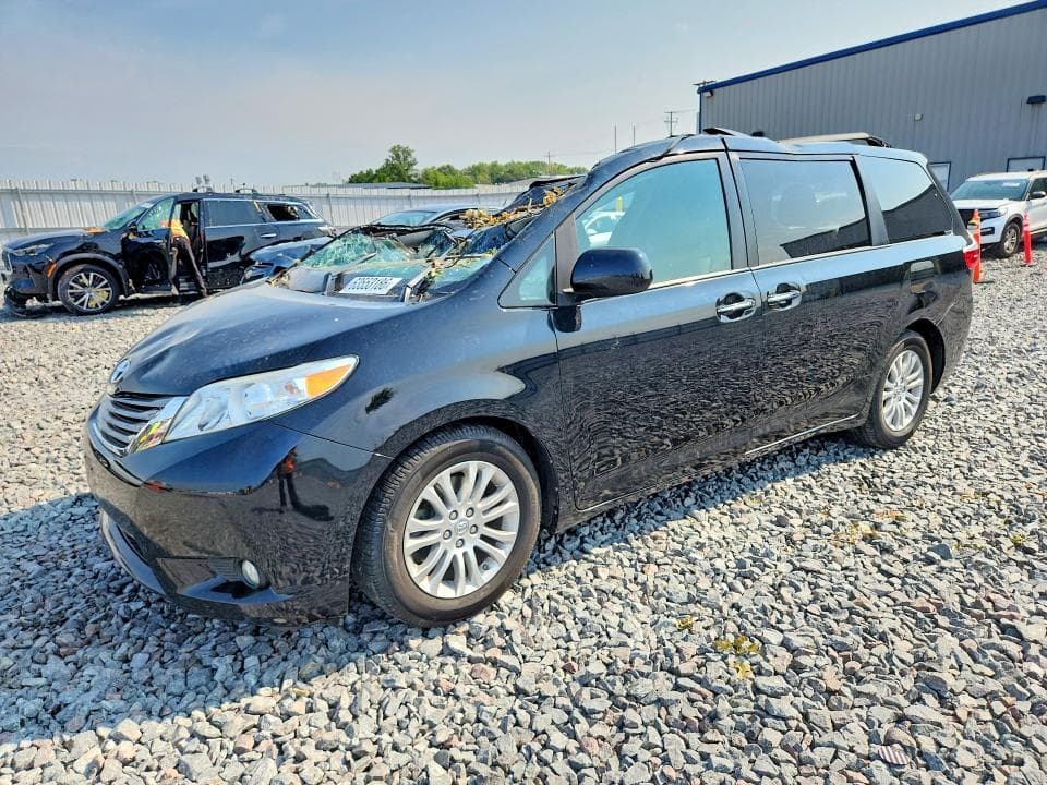 2017 TOYOTA SIENNA XLE 8-PASSENGER - 1