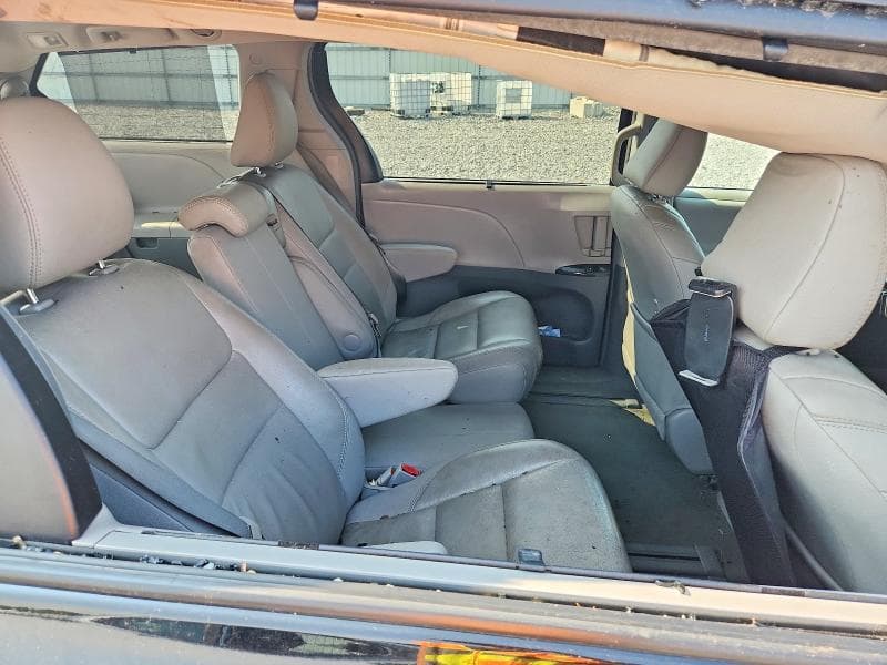2017 TOYOTA SIENNA XLE 8-PASSENGER 11