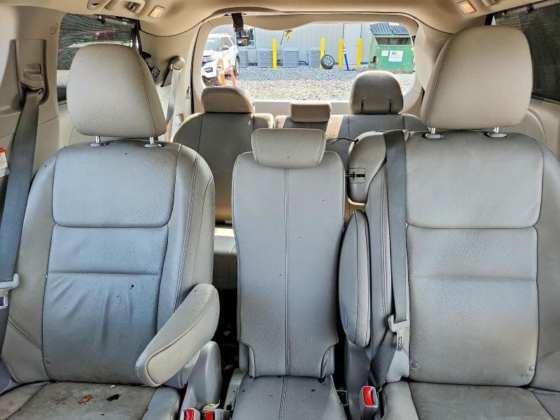 2017 TOYOTA SIENNA XLE 8-PASSENGER 10