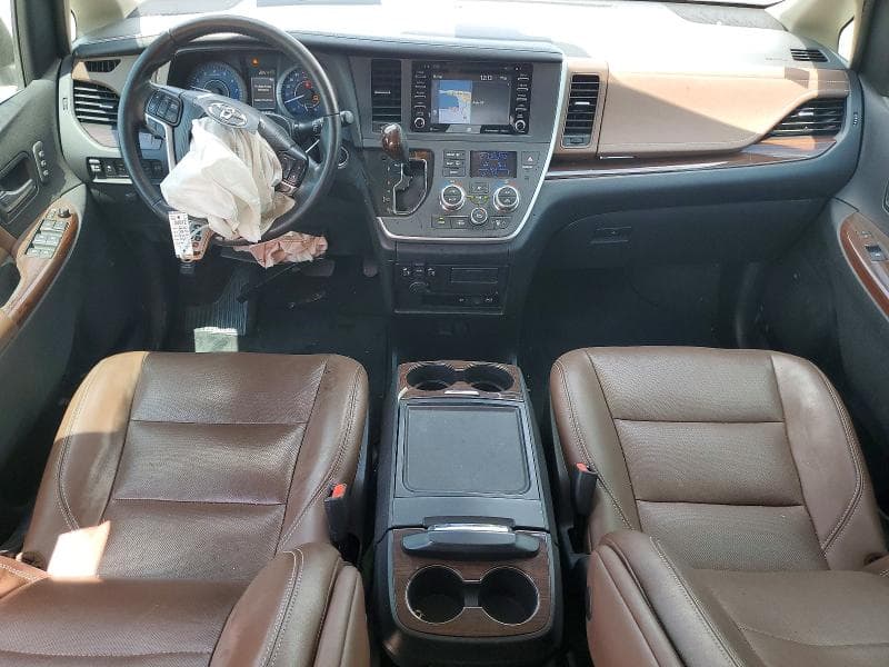 2020 TOYOTA SIENNA LIMITED PREMIUM 7-PASSENGER 8
