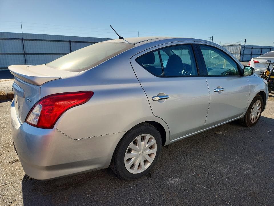 2017 NISSAN VERSA 1.6 SV 3