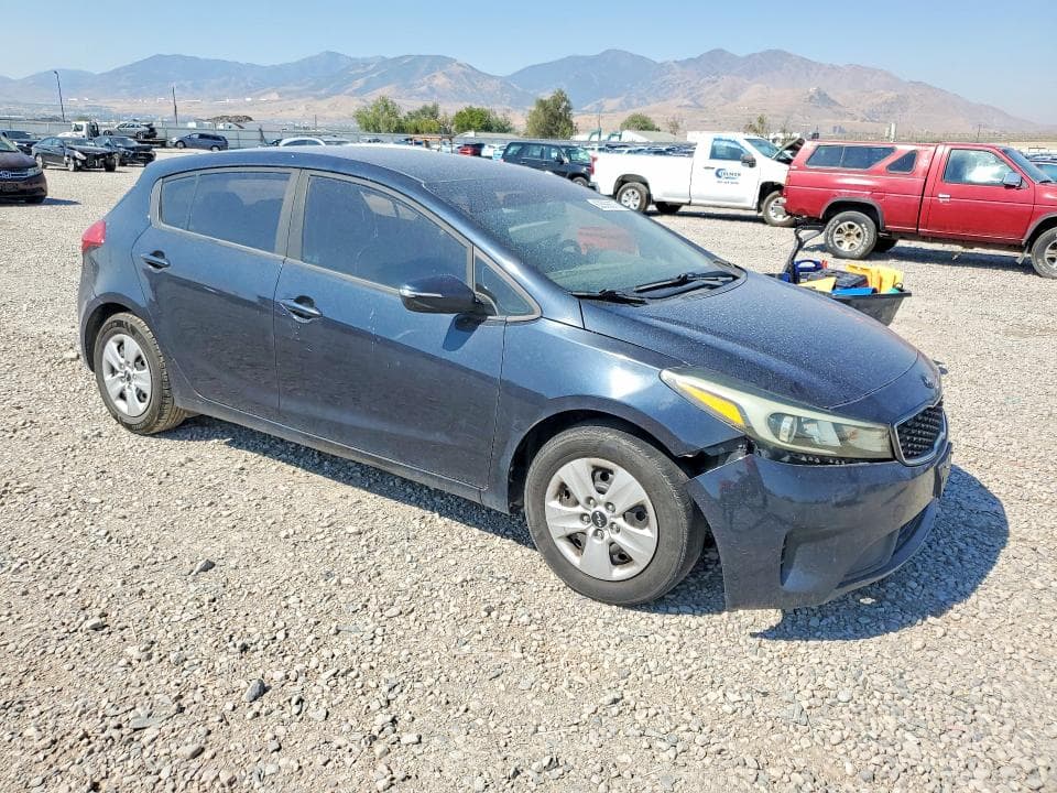 2017 KIA FORTE5 LX 4