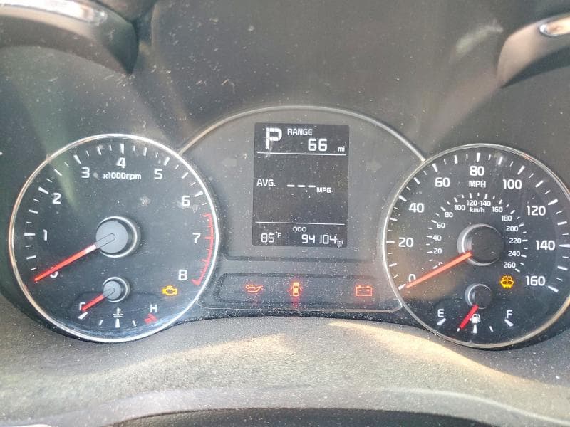 2017 KIA FORTE5 LX 9