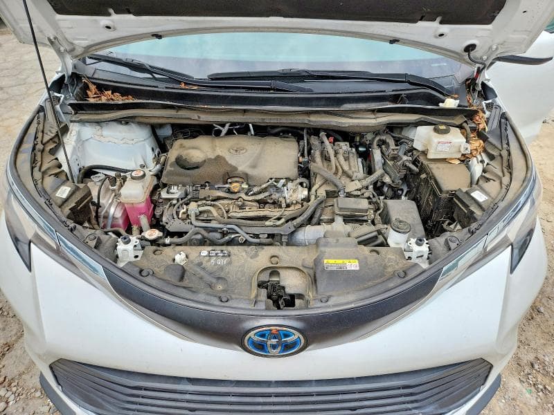 2022 TOYOTA SIENNA XLE 12