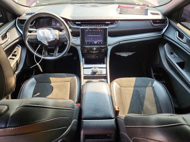 2024 JEEP GRAND CHEROKEE LAREDO 8
