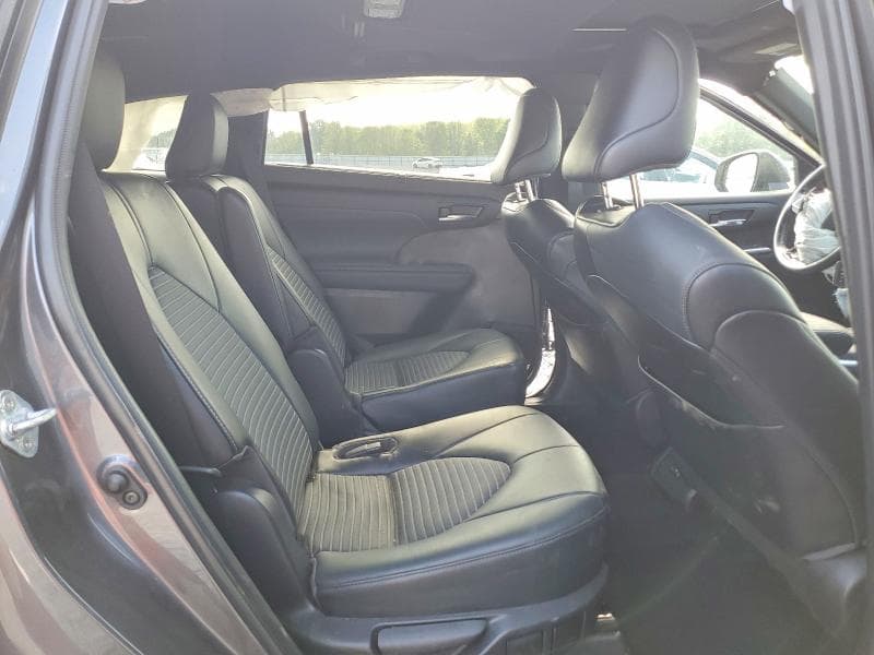 2022 TOYOTA HIGHLANDER XSE 11