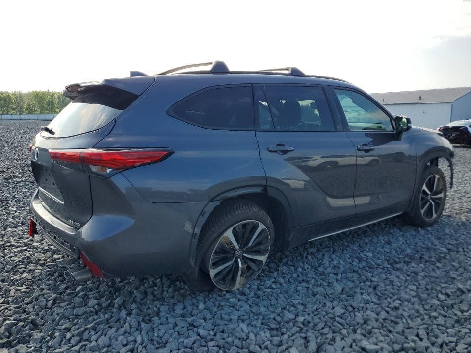 2022 TOYOTA HIGHLANDER XSE 3