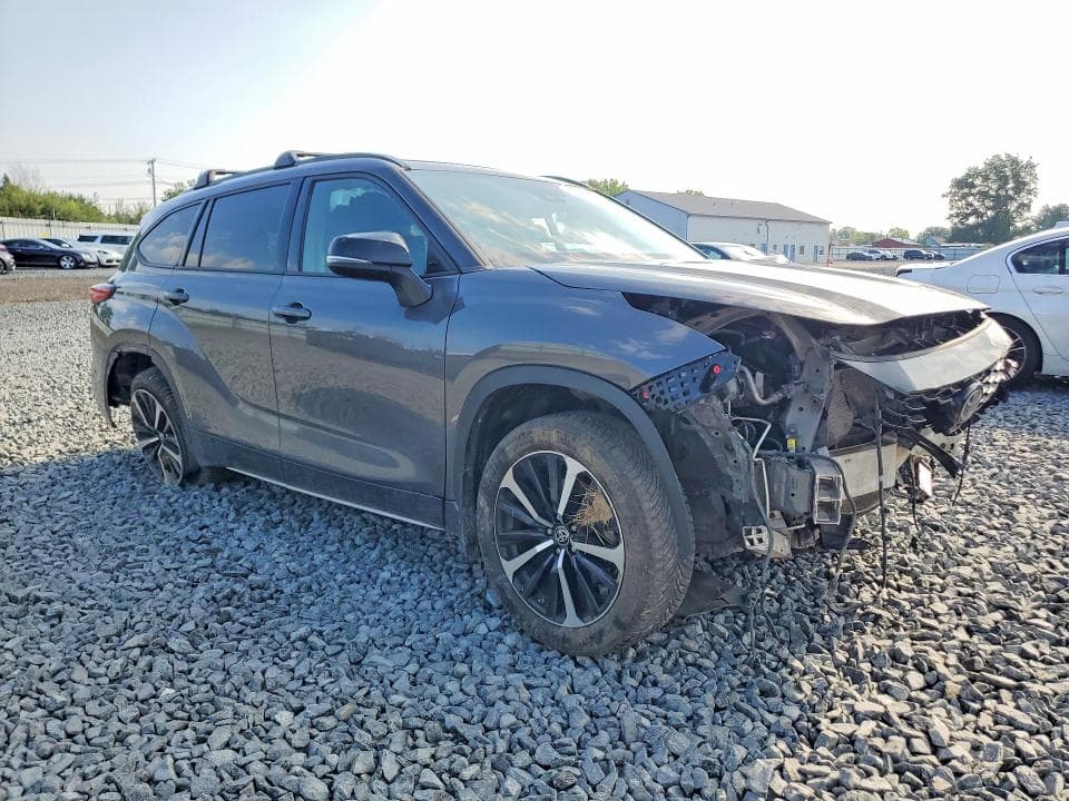 2022 TOYOTA HIGHLANDER XSE 4