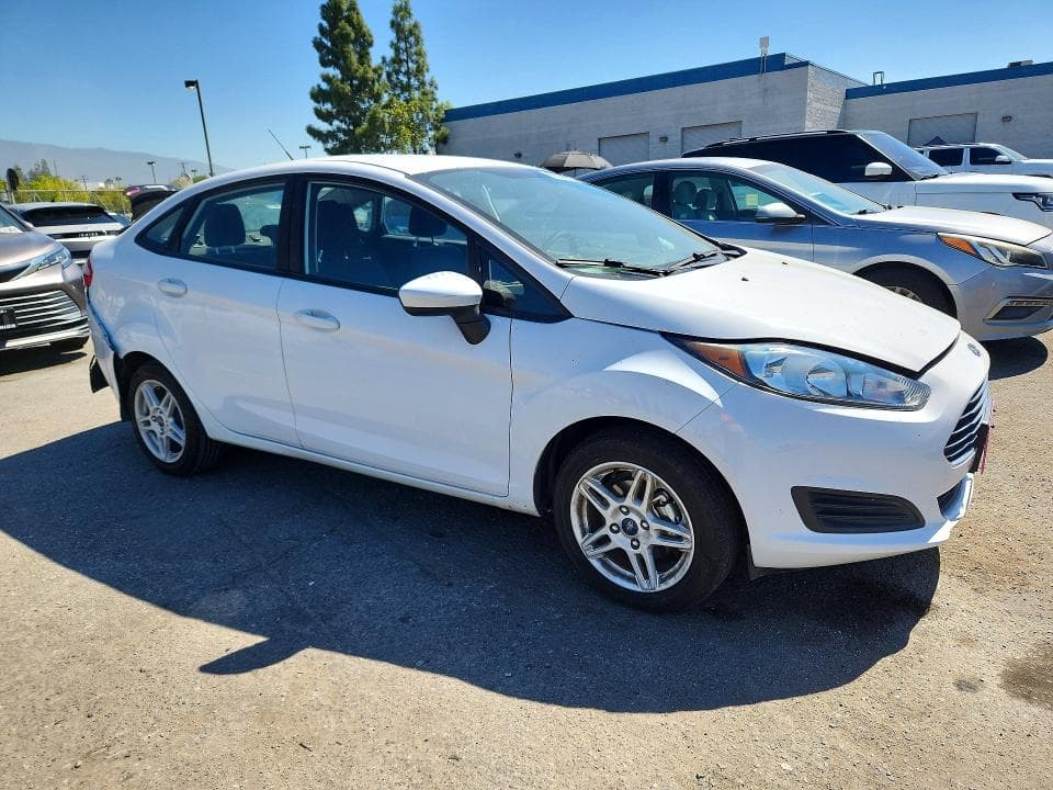 2017 FORD FIESTA SE 4