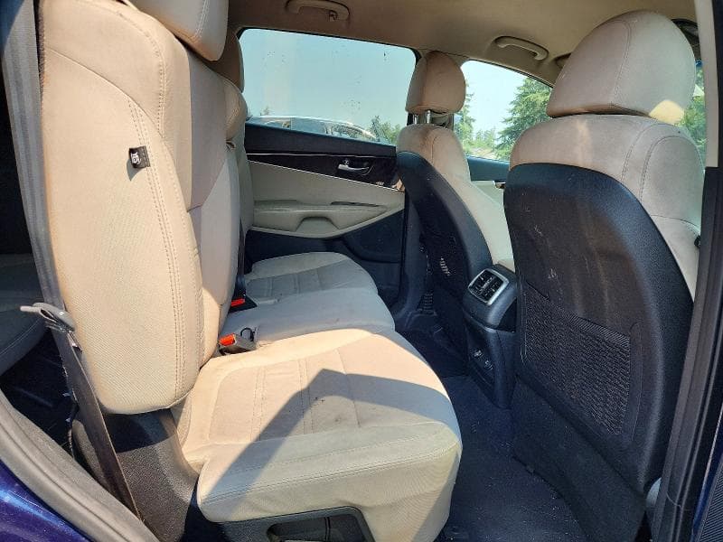 2018 KIA SORENTO LX 11