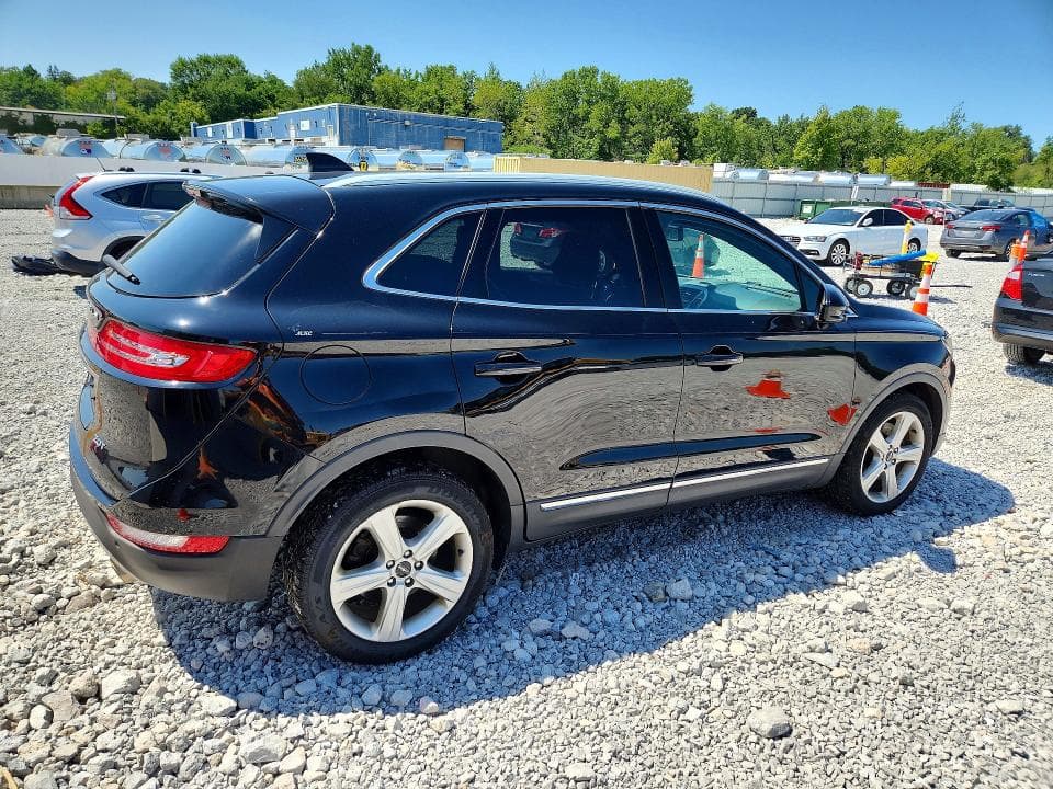 2017 LINCOLN MKC PREMIERE 3
