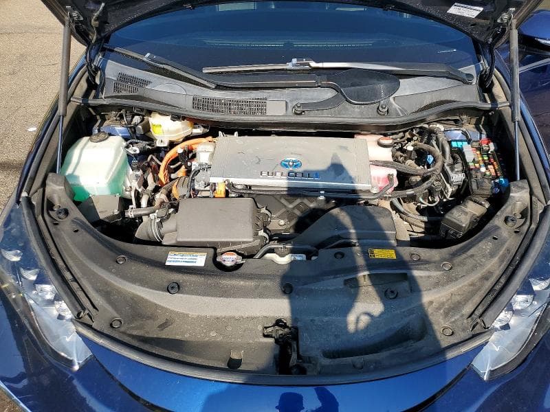 2017 TOYOTA MIRAI BASE 11