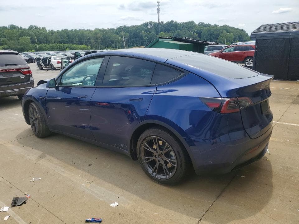 2024 TESLA MODEL Y 2
