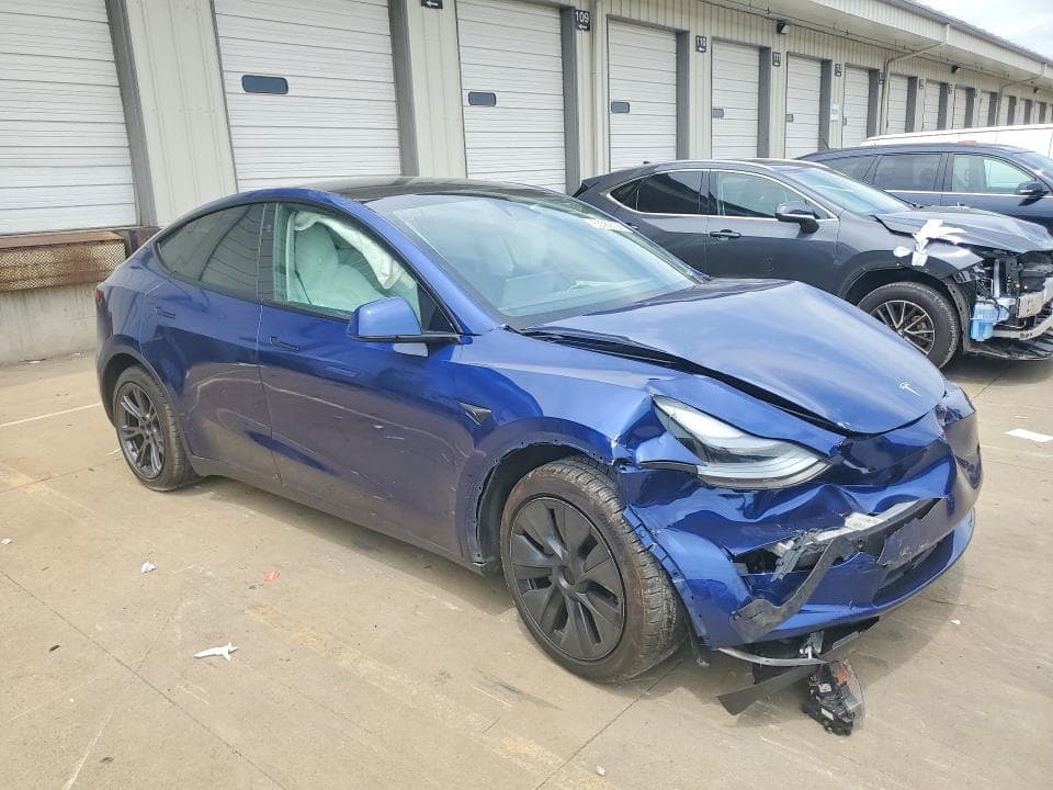 2024 TESLA MODEL Y 4