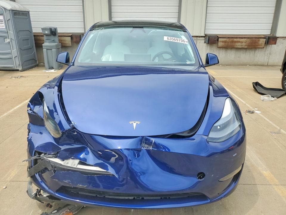 2024 TESLA MODEL Y 5