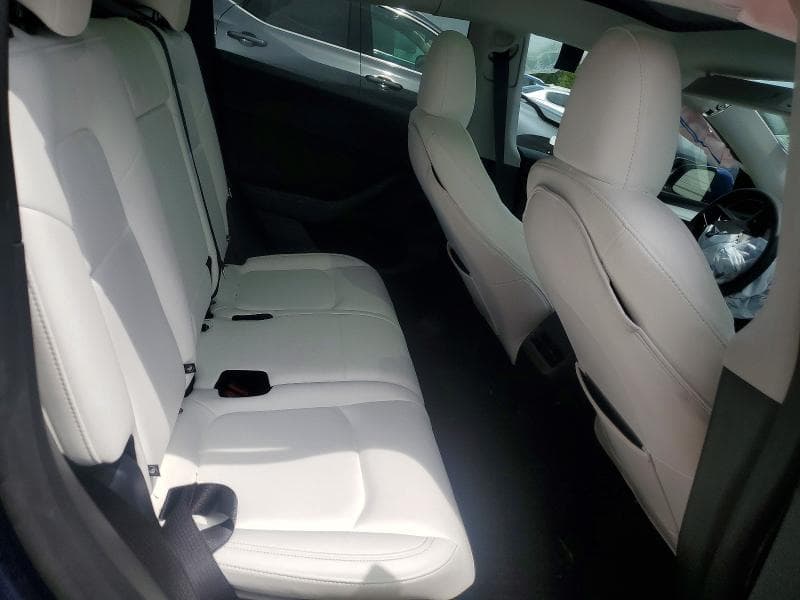 2024 TESLA MODEL Y 10