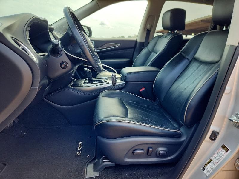 2017 INFINITI QX60 BASE 7