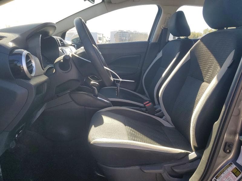 2020 NISSAN VERSA SV 7