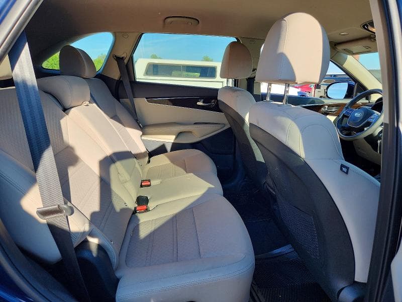 2019 KIA SORENTO LX V6 11