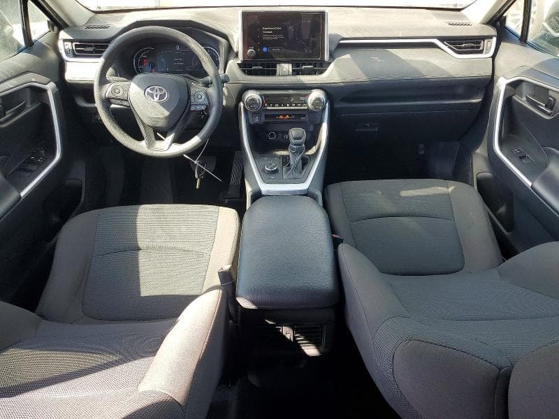 2024 TOYOTA RAV4 LE 8