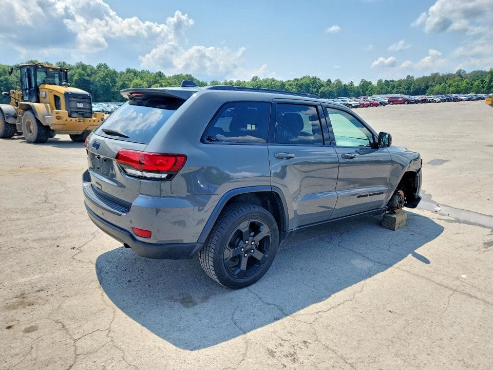 2019 JEEP GRAND CHEROKEE LAREDO 3