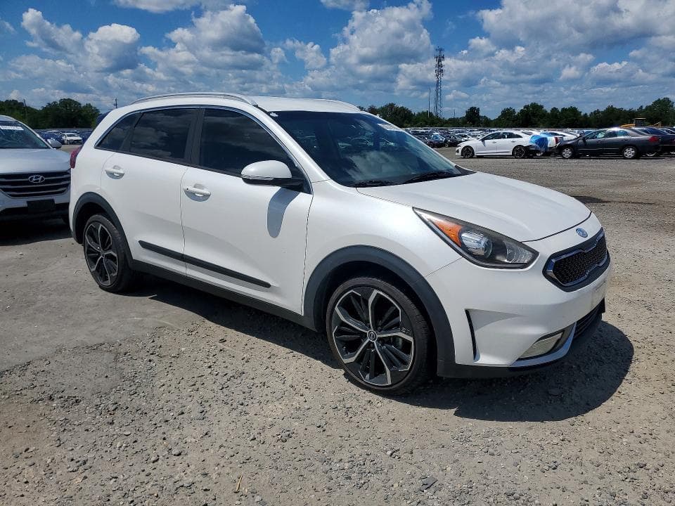 2017 KIA NIRO EX 4