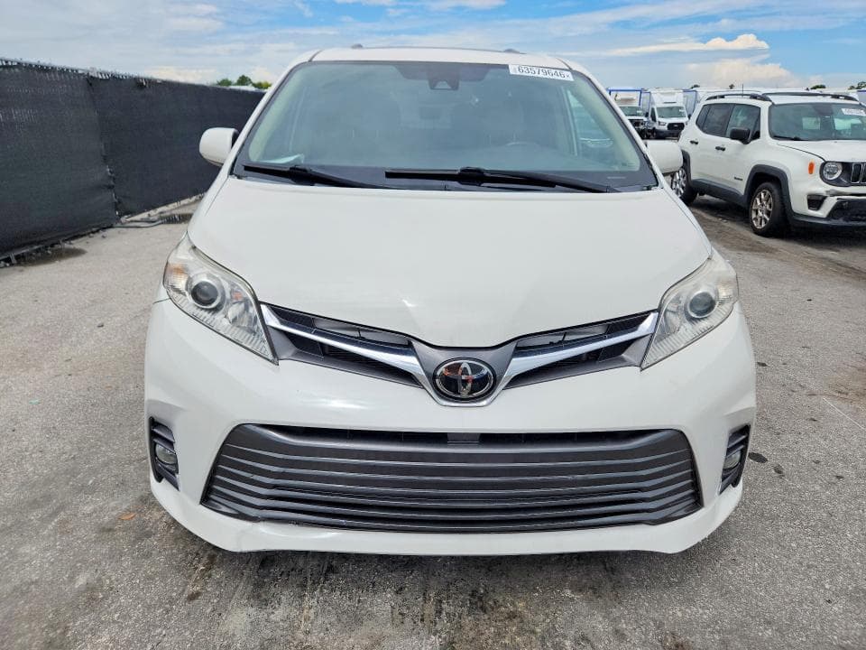 2019 TOYOTA SIENNA XLE 7-PASSENGER 5