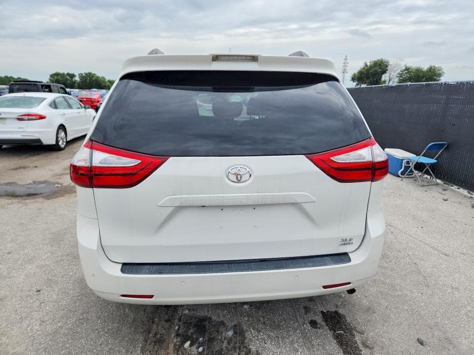 2019 TOYOTA SIENNA XLE 7-PASSENGER 6